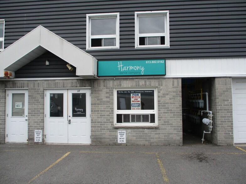 More Photos Of 81 Auriga Dr, Ottawa Light Manufacturing For Lease