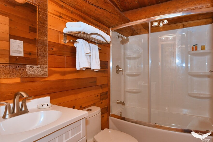 More Photos Of 1110 John Kalinas Rd, Fairbanks Hotel For Sale