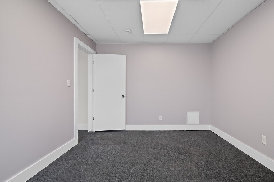 More Photos Of 2300 E 14th St, Tulsa Office For Lease