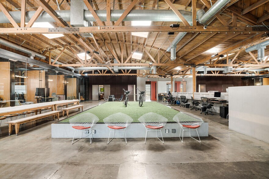 More Photos Of 2210 Broadway, Santa Monica Loft Creative Space For Lease