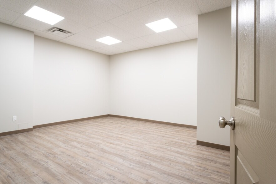 More Photos Of 4304 40 Av, Lloydminster General Retail For Lease