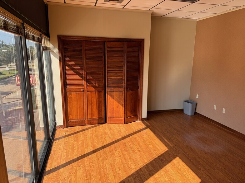 More Photos Of 4425 Clearview Pky, Metairie Office For Lease