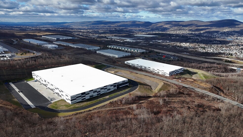 More Photos Of Valley View Dr, Jessup Distribution For Lease