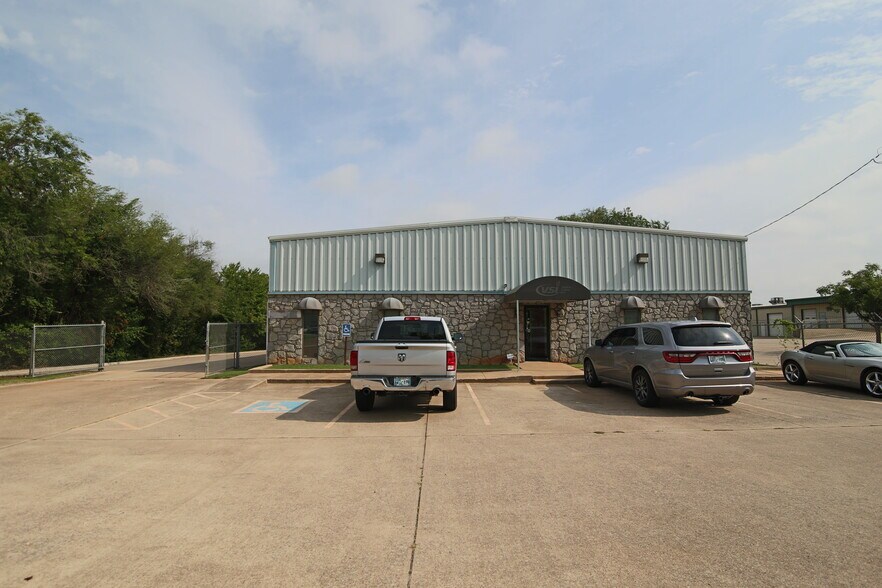 Primary Photo Of 1901 SE 29th St, Oklahoma City Manufacturing For Lease