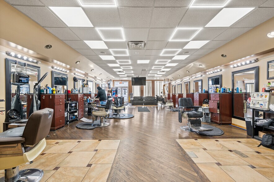 Primary Photo Of 7318 W Irving Park Rd, Norridge Storefront For Lease