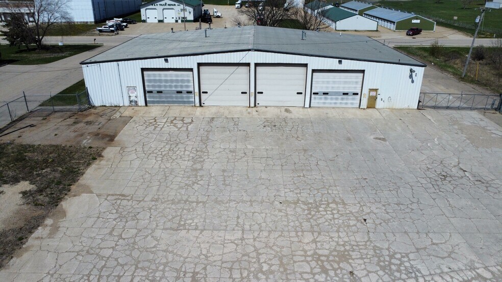 More Photos Of 2400 Myers Rd, Albert Lea Warehouse For Sale