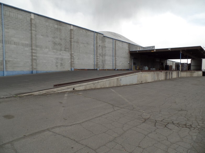 More Photos Of 107 N Wapato Ave, Wapato Warehouse For Lease