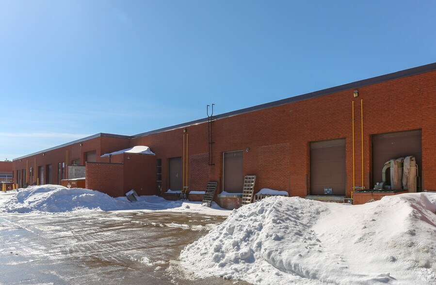 More Photos Of 27 W Beaver Creek Rd, Richmond Hill Light Distribution For Lease