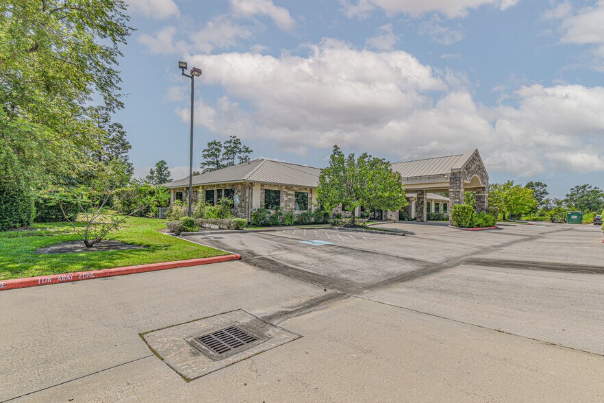 More Photos Of 821 Crossbridge Dr, Spring Office For Sale