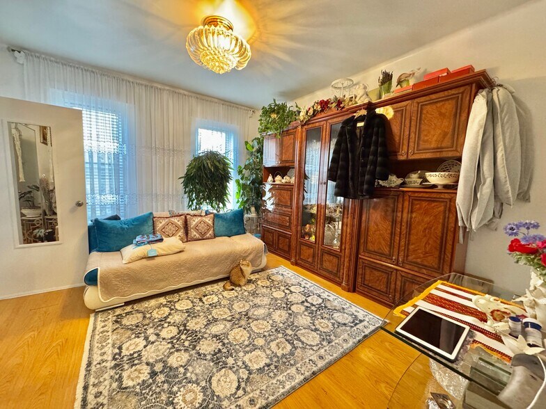 More Photos Of 159 Tehama St - 1239 36th St - 1243 36th St, Brooklyn Apartments For Sale