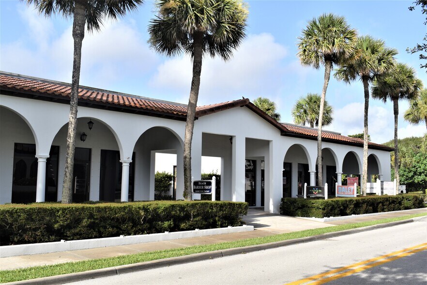 More Photos Of 2855 Ocean Dr, Vero Beach General Retail For Sale