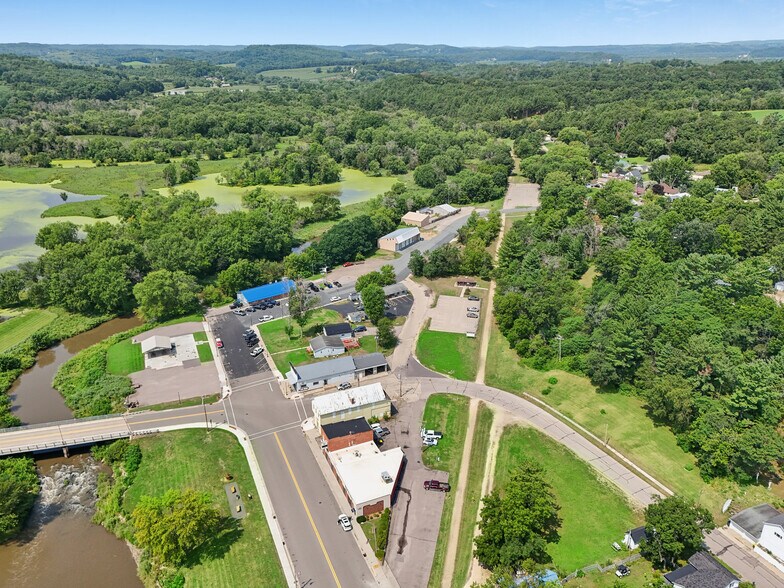 More Photos Of 309 Trail St, La Valle Restaurant For Sale