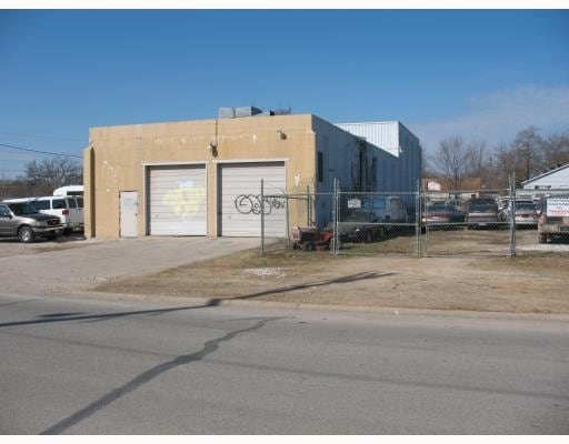 More Photos Of 701 5th St SE, Bentonville Warehouse For Sale