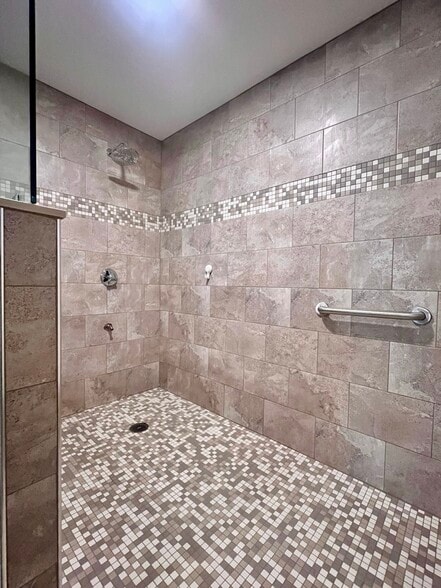 More Photos Of 200 Seal Cove Rd, Southwest Harbor Hotel For Sale