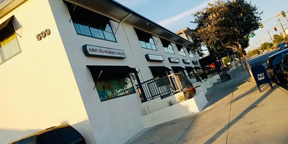 More Photos Of 599 S Barranca Ave, Covina Medical For Lease