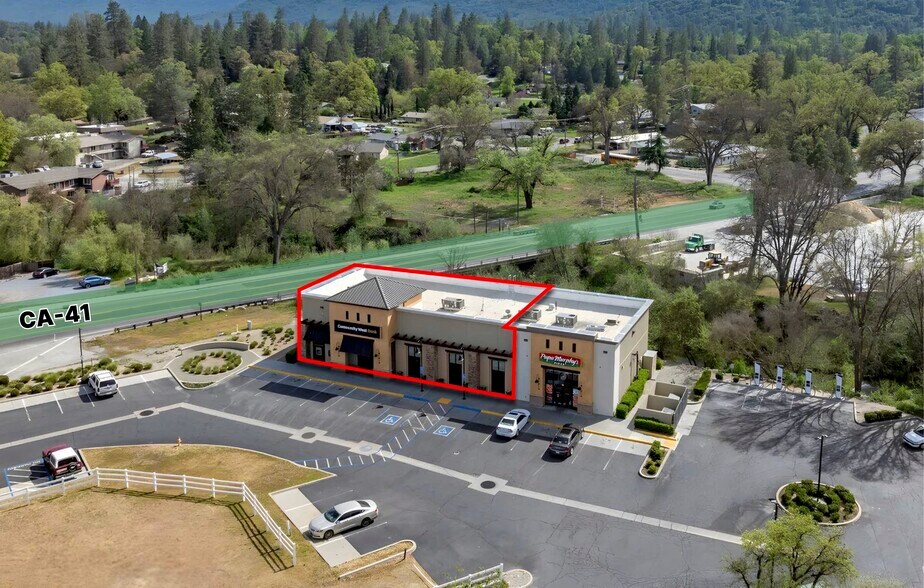 More Photos Of 40004 Highway 41, Oakhurst Freestanding For Lease