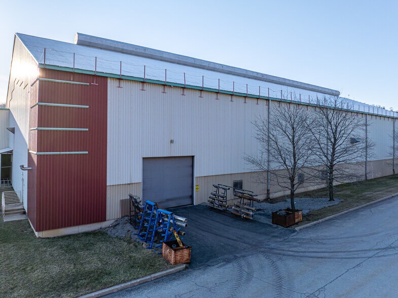 More Photos Of 100 Riverview Dr, Monessen Warehouse For Lease