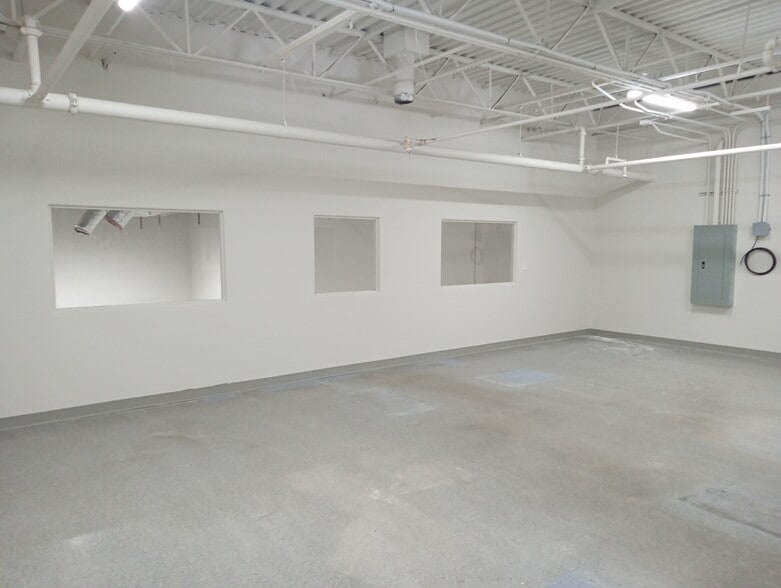 More Photos Of 1132 Shawnee St, Savannah Flex For Lease