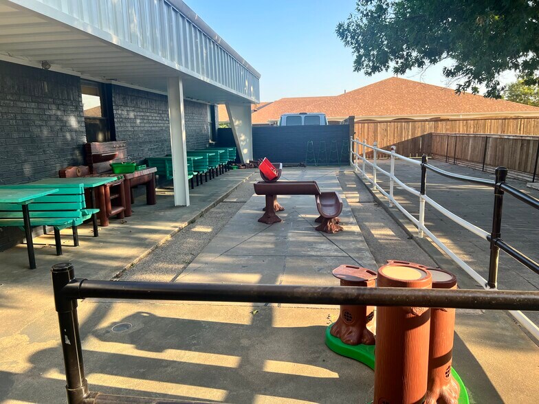 More Photos Of 662 S Edmonds Ln, Lewisville Daycare Center For Sale
