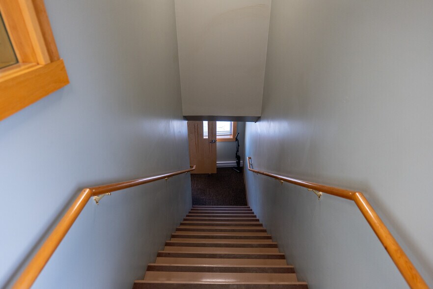 More Photos Of 4 Market Sq, Houlton Office For Sale