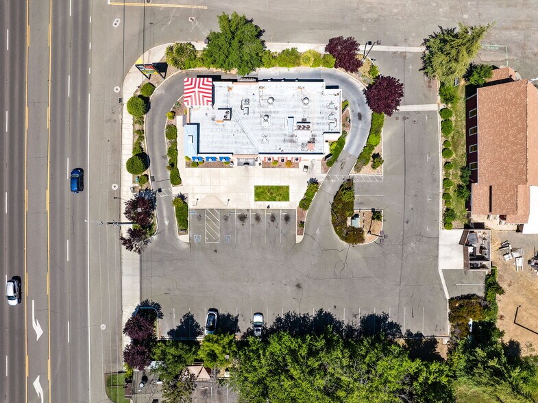 More Photos Of 9750 Highway 53, Lower Lake Fast Food For Sale