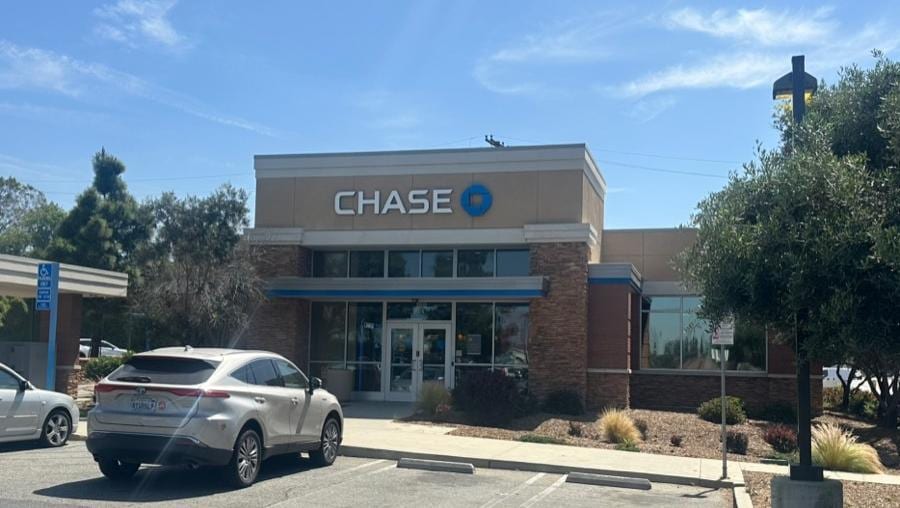 More Photos Of 843 W Foothill Blvd, Claremont Storefront Retail Office For Lease