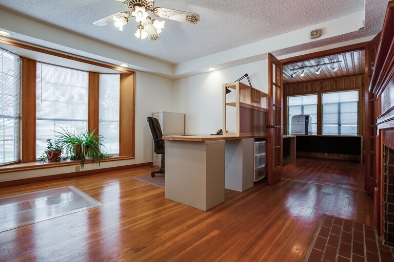 More Photos Of 513 S Tennessee St, McKinney Office For Sale