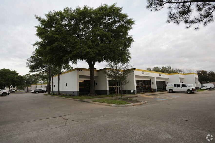 Primary Photo Of 2313 W Sam Houston Pky N, Houston Research And Development For Lease