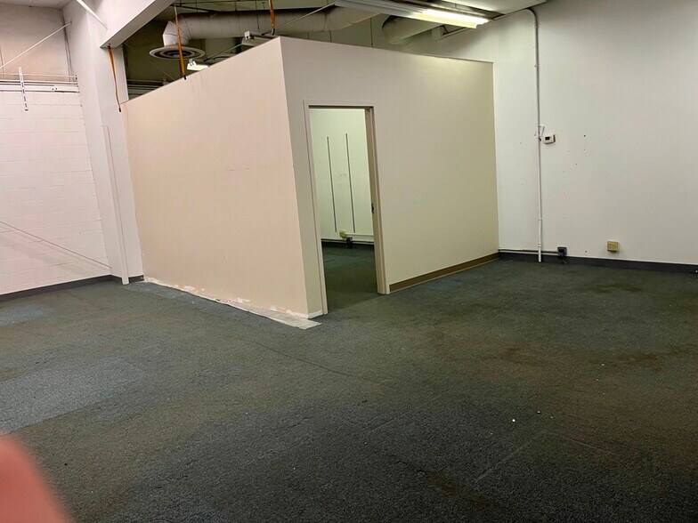 More Photos Of 822 W Wilson Ave, Chicago Warehouse For Lease