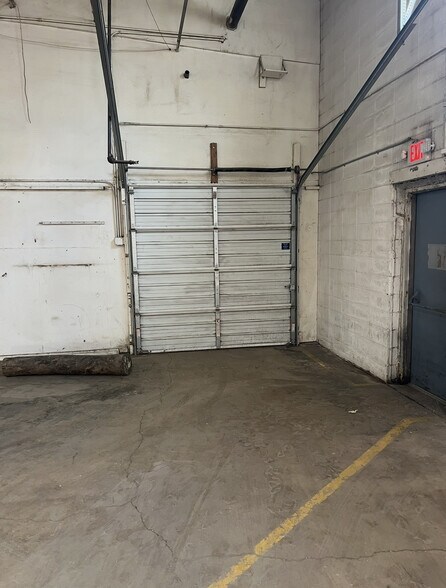 More Photos Of 764 Prairie St, Aurora Warehouse For Lease