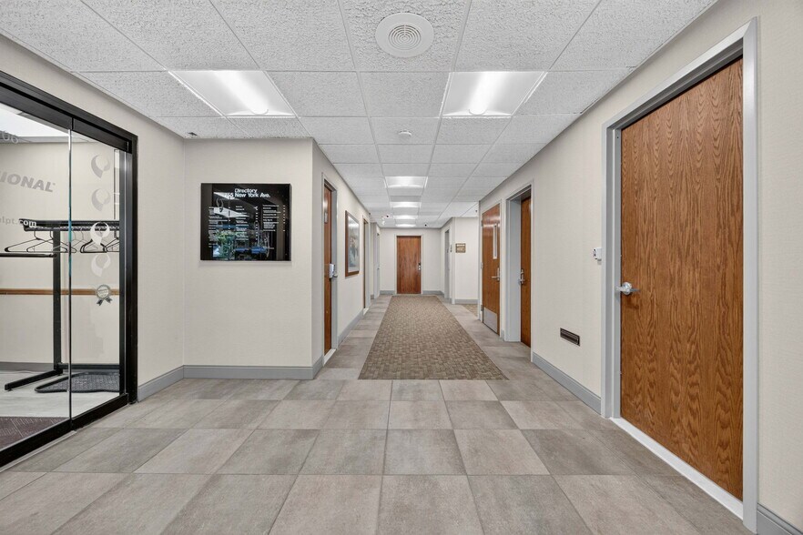 More Photos Of 755 New York Ave, Huntington Medical For Lease