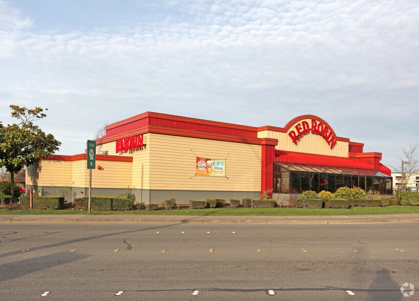 More Photos Of 22705 Marine View Dr S, Des Moines Restaurant For Sale