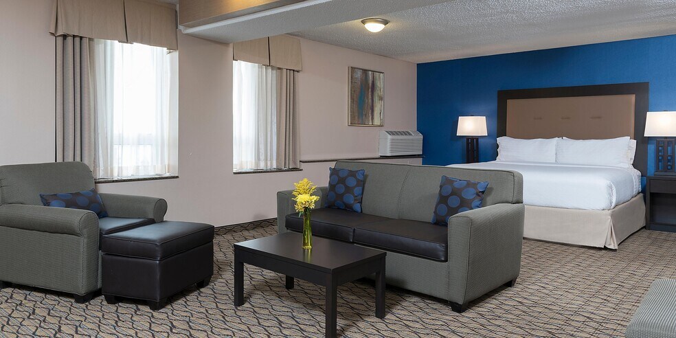 More Photos Of 1000 Busse Rd, Elk Grove Village Hotel For Sale