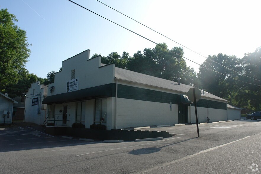 Primary Photo Of 612 S Chestnut St, Gastonia Freestanding For Lease