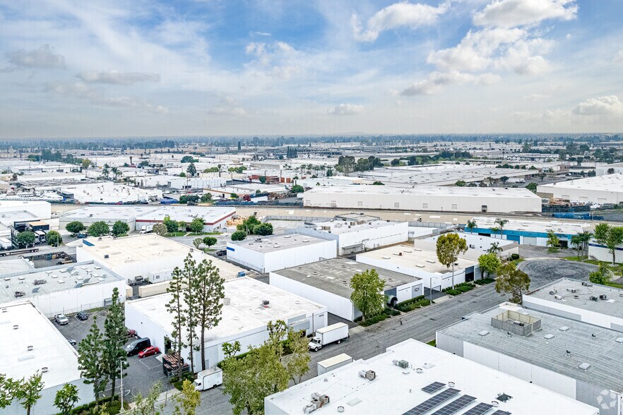 More Photos Of 13744 Milroy Pl, Santa Fe Springs Warehouse For Lease