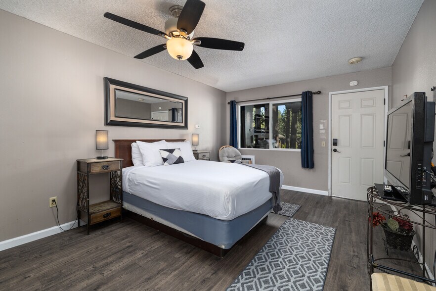 More Photos Of 1072 Ski Run Blvd, South Lake Tahoe Hotel For Sale