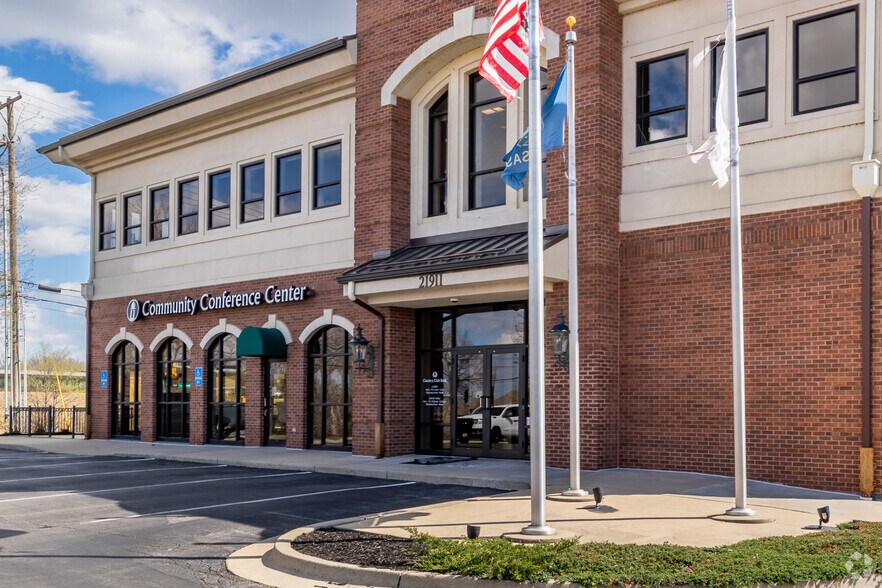 More Photos Of 21911 W 66th St, Shawnee Office For Lease