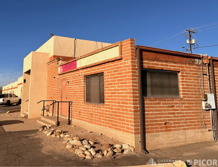 More Photos Of 2802 N El Burrito Ave, Tucson Light Manufacturing For Lease