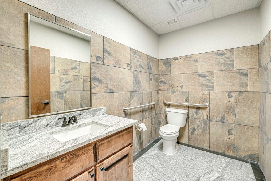 More Photos Of 16791 W Basin St, Odessa Warehouse For Sale