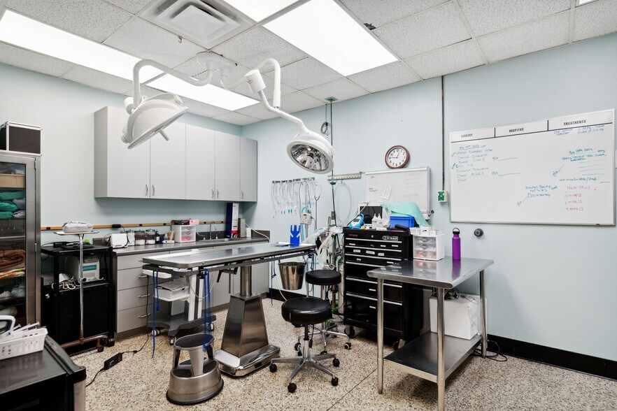 More Photos Of 6 N Avondale Rd, Avondale Estates General Retail For Sale