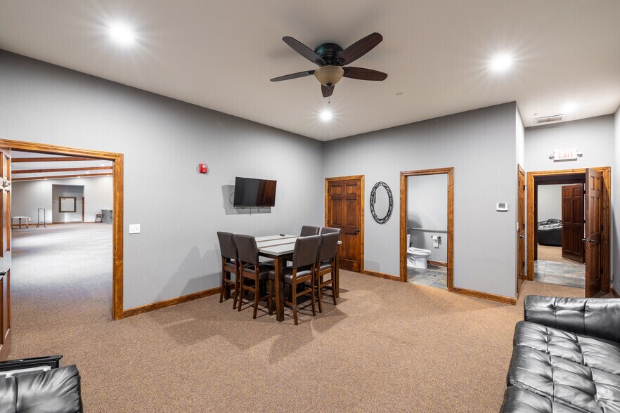 More Photos Of 846 Winery Hills Est, Linn Creek Winery Vineyard For Sale