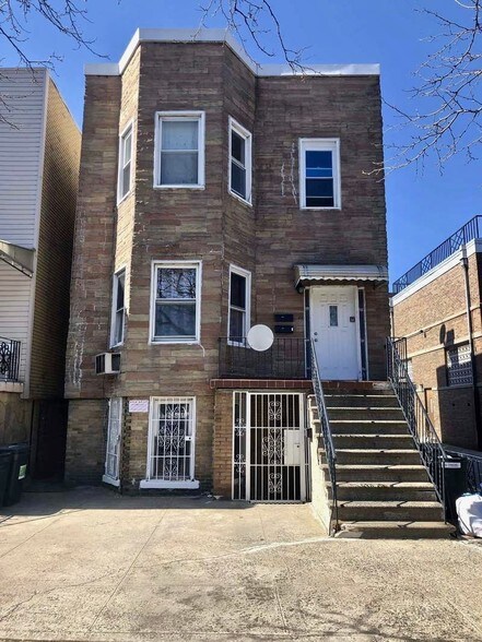 More Photos Of 2166 31st St, Long Island City Multifamily For Sale