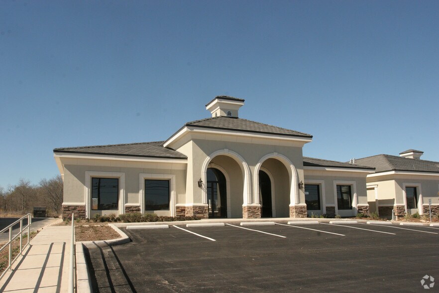More Photos Of 9647 Huebner Rd, San Antonio Medical For Sale