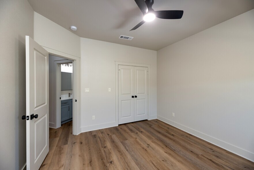 More Photos Of 2261 TX-276, Emory Specialty For Sale