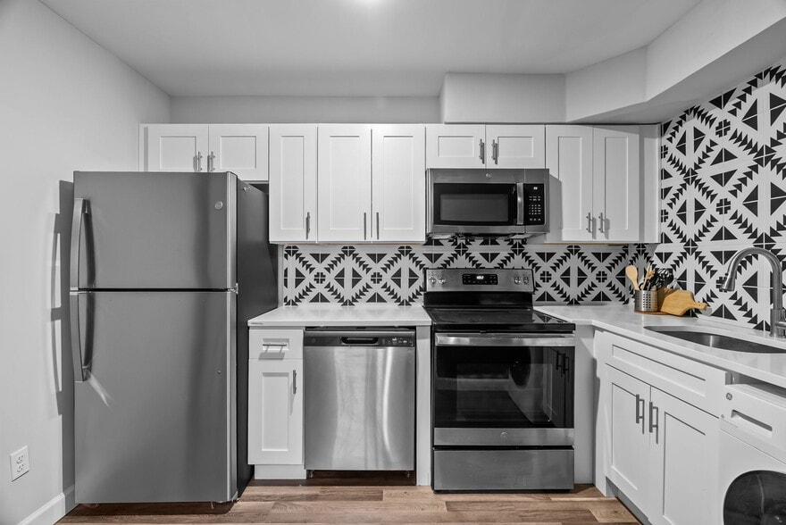 More Photos Of 7223 Anna Ave, Maplewood Apartments For Sale