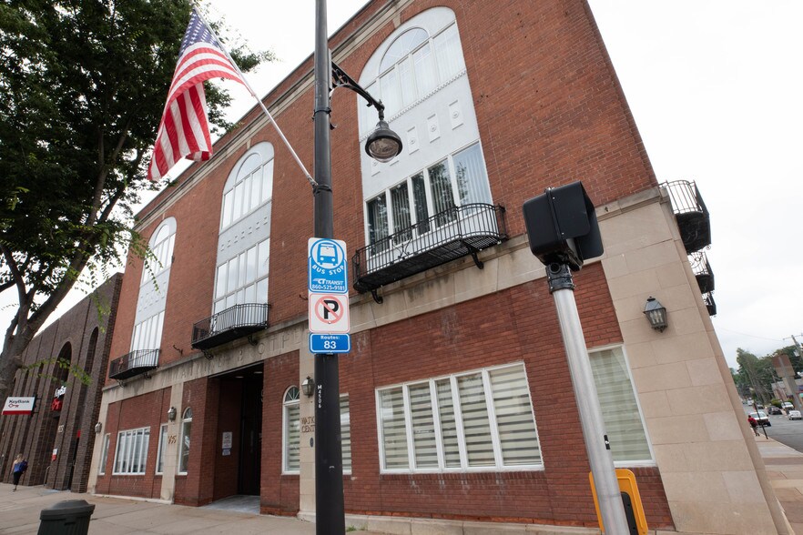 More Photos Of 935 Main St, Manchester Medical For Sale