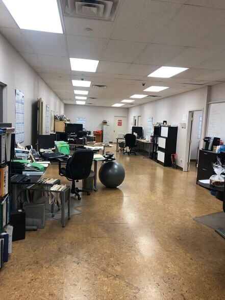 More Photos Of 439 S 3rd Ave, Avondale Manufacturing For Sale