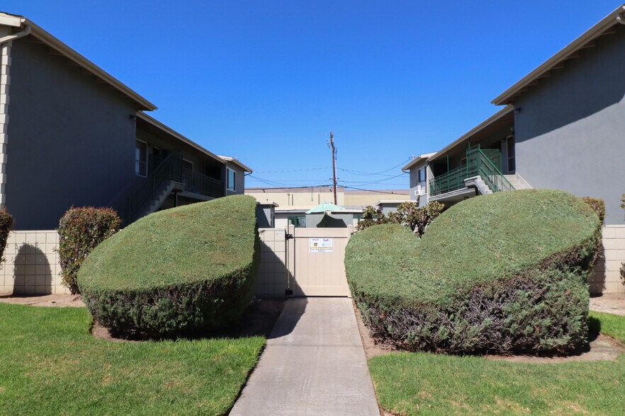 More Photos Of 2227 E Westport Dr, Anaheim Apartments For Sale