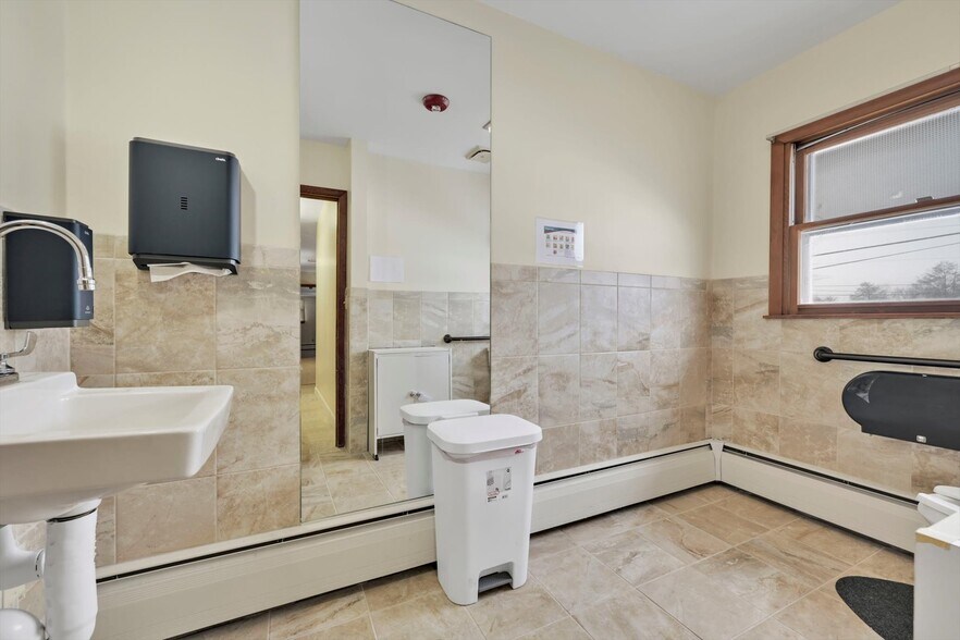 More Photos Of 780 Claremont Ave, Tamaqua Office For Sale
