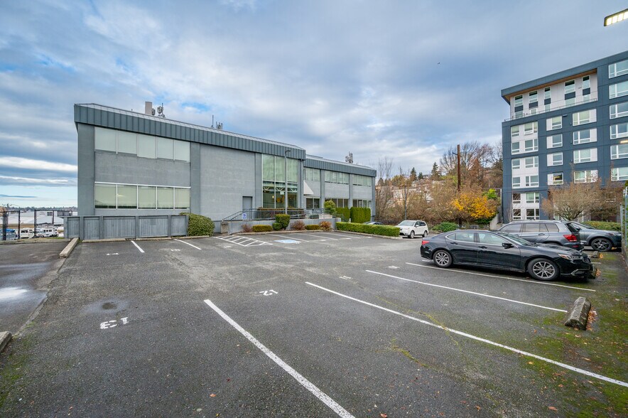 More Photos Of 3257 16th Ave W, Seattle Office For Lease